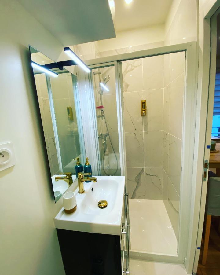Chaleureux Studio Climatise Apartment อองเชร์ ภายนอก รูปภาพ